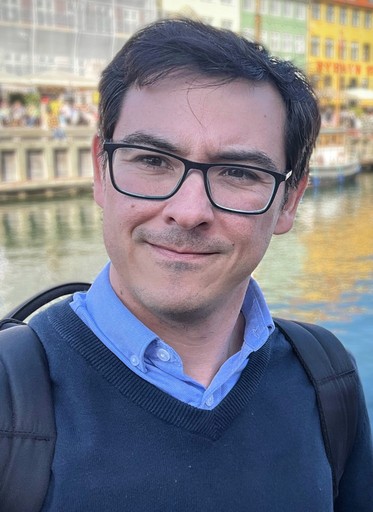 Dr. Javier Toledo